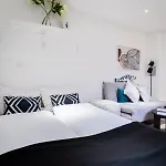 1 Bedroom - Zentral - Wifi - Kaffee - Netflix Lägenhet *