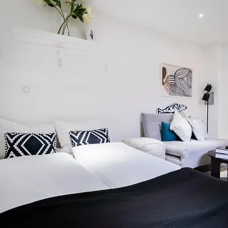 1 Bedroom - Zentral - Wifi - Kaffee - Netflix Lägenhet *